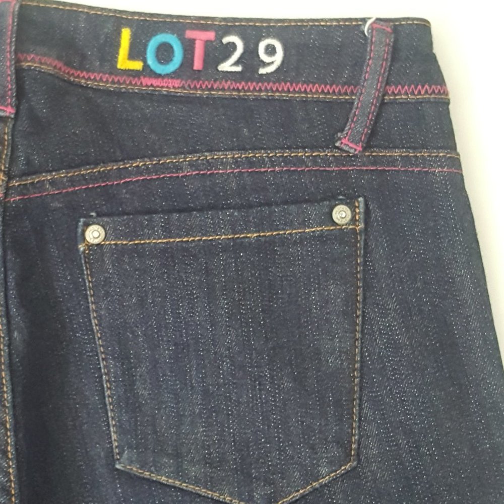 Women's LOT 29 Capri Jeans Size  11 Color Blue